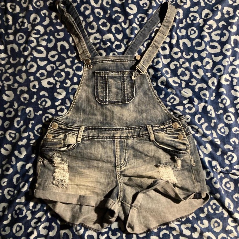 Low rise overalls with an ashy wash

view my informational post!!!
